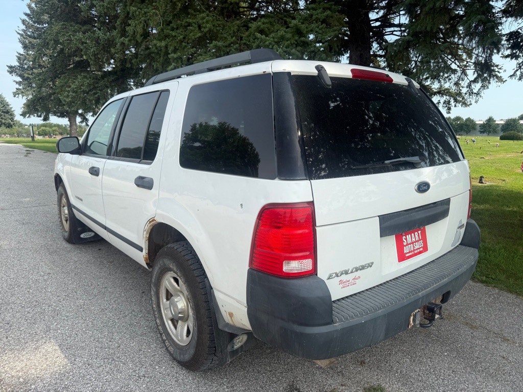 2005 Ford Explorer Image 4