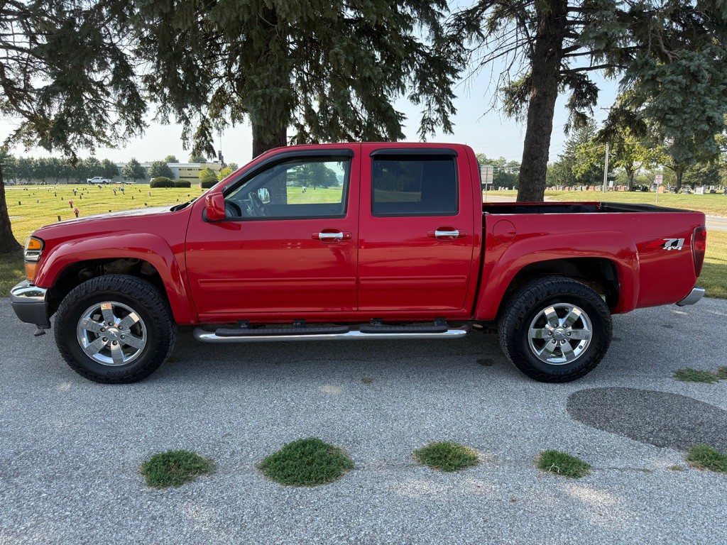 2011 Chevrolet Colorado Image 2