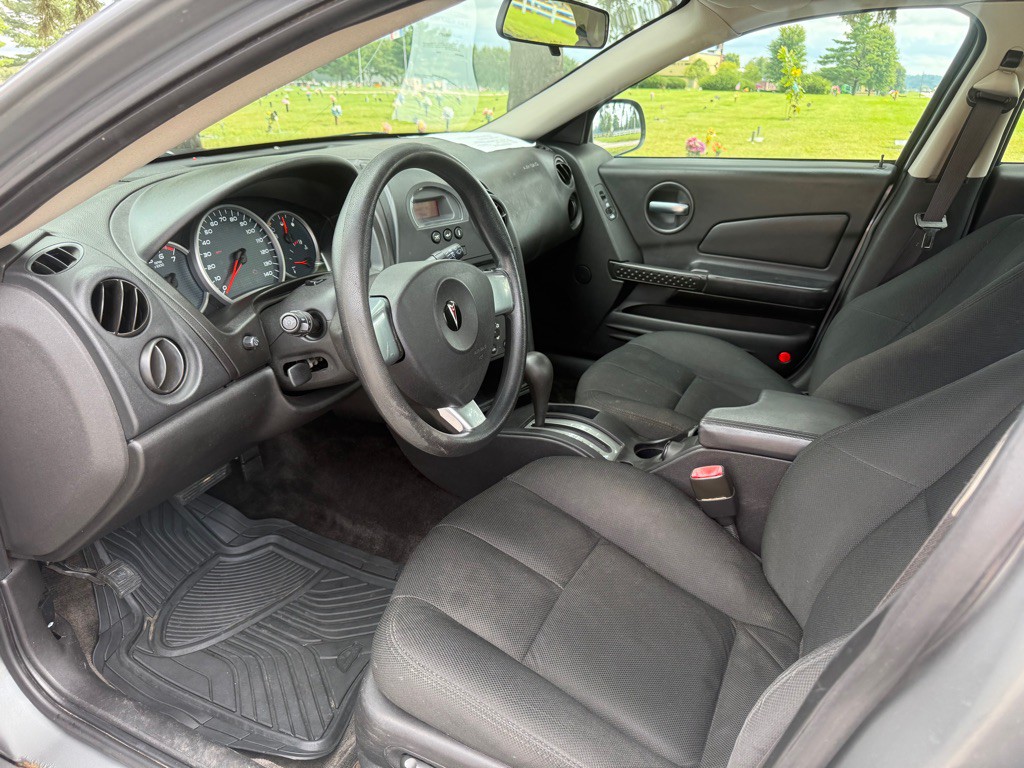 2008 Pontiac Grand Prix Image 7