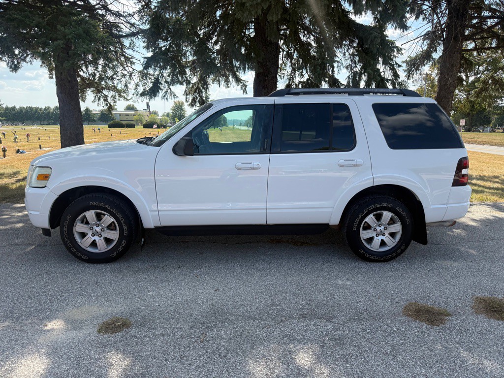 2009 Ford Explorer Image 2