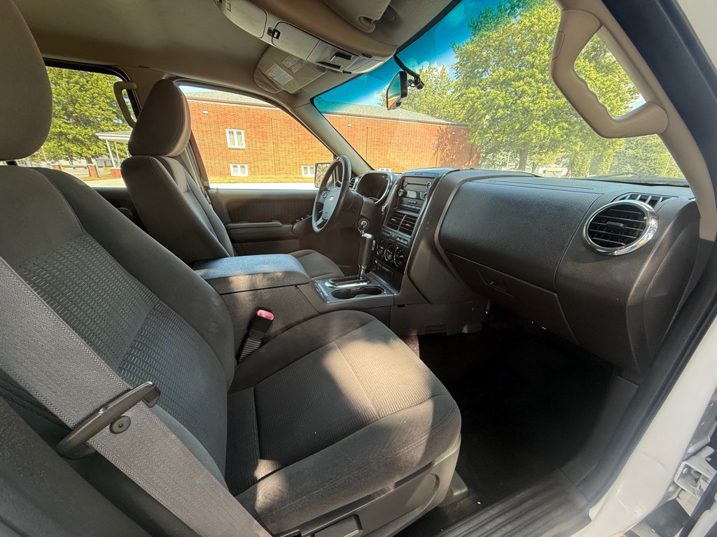 2009 Ford Explorer Image 11