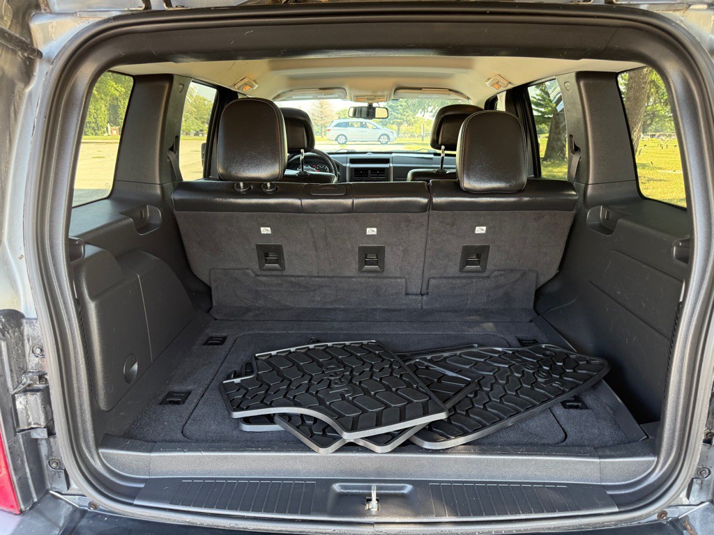 2012 Jeep Liberty Image 10