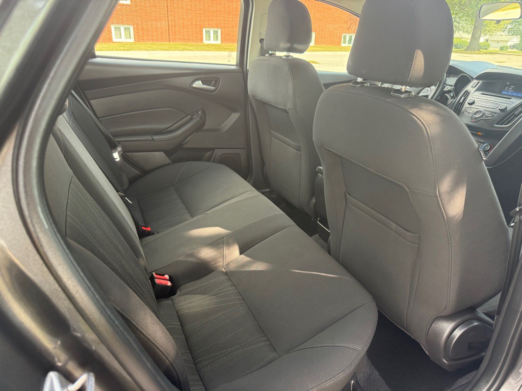 2015 Ford Focus Image 9