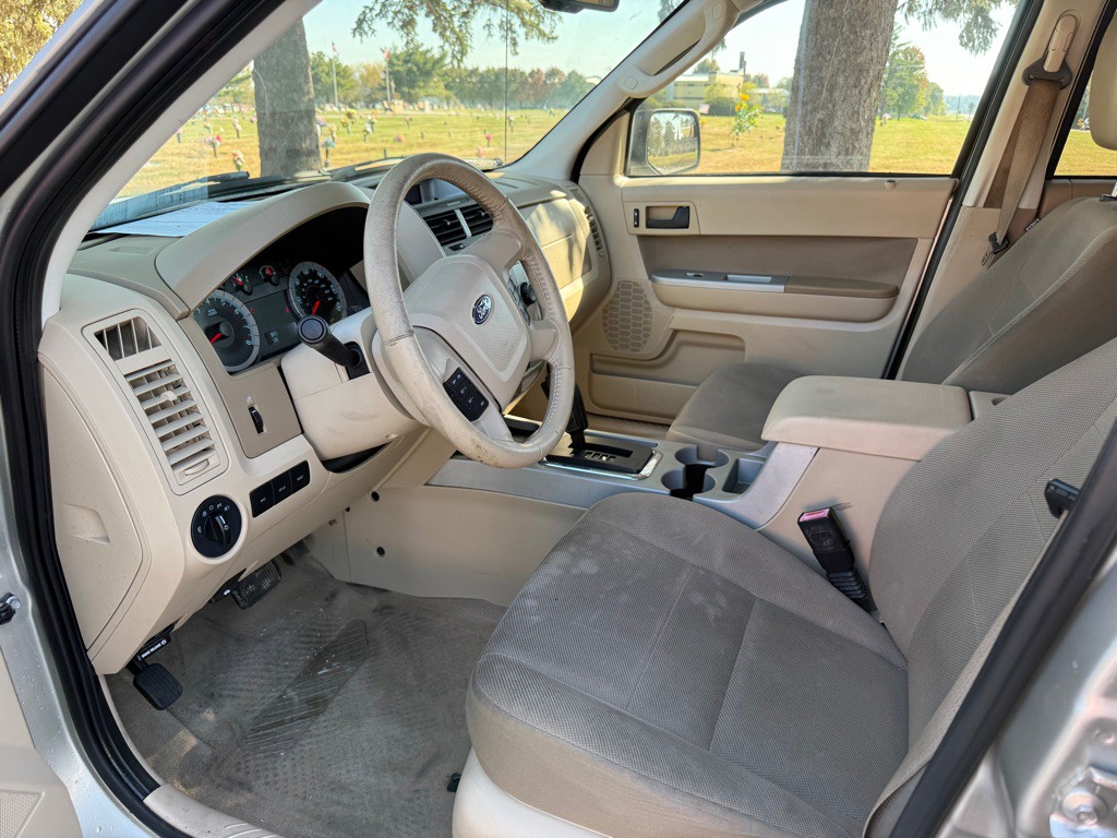 2010 Ford Escape Image 7