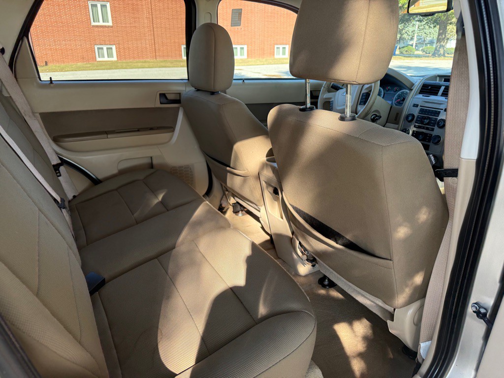 2010 Ford Escape Image 11