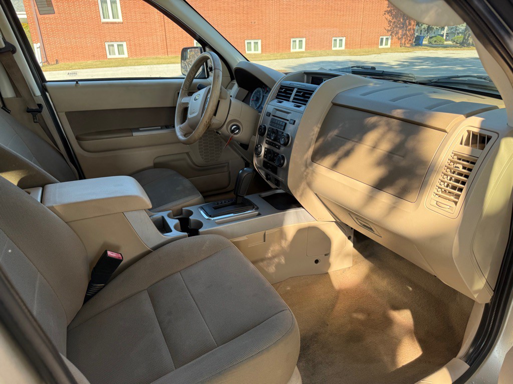 2010 Ford Escape Image 12