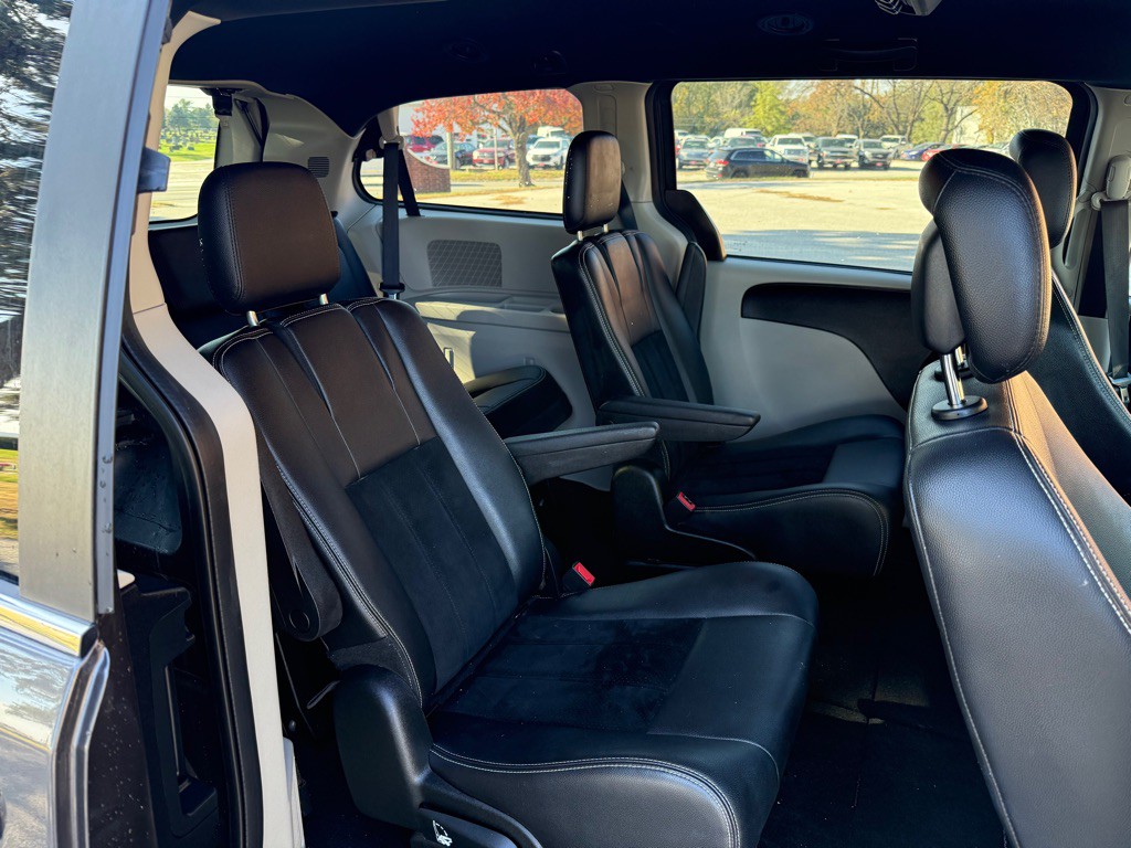 2018 Dodge Grand Caravan Image 9