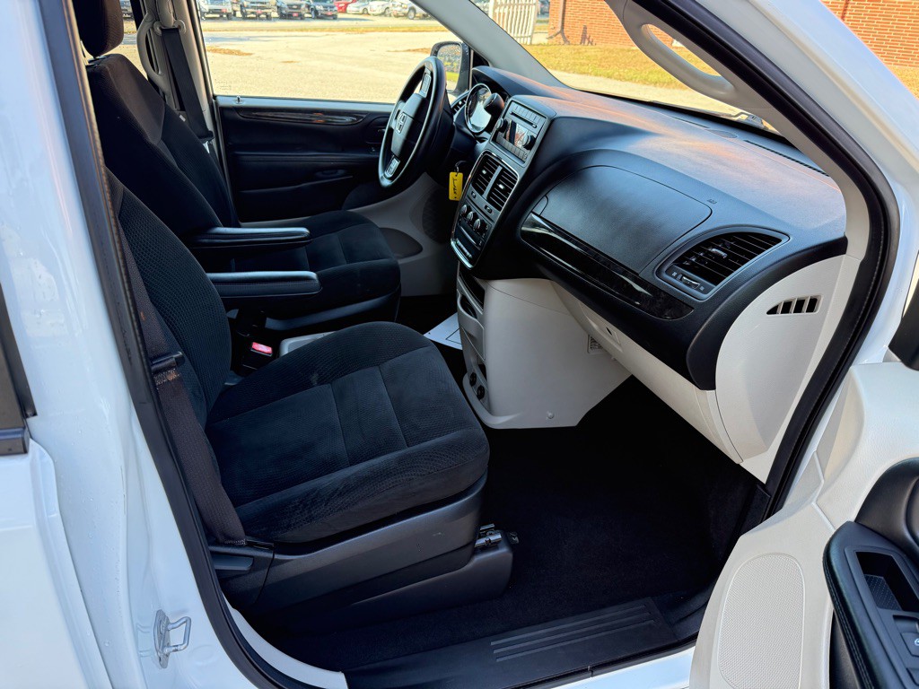 2016 Dodge Grand Caravan Image 9