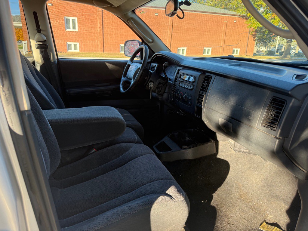 2003 Dodge Dakota Image 10