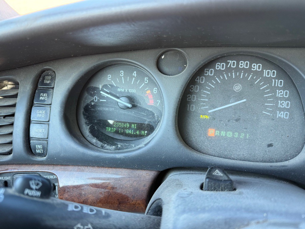 2002 Buick LeSabre Image 13