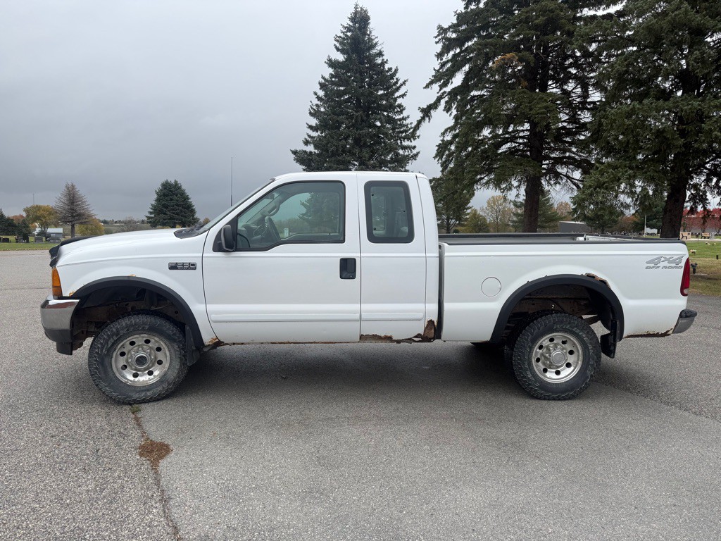 2001 Ford F-250 Image 2