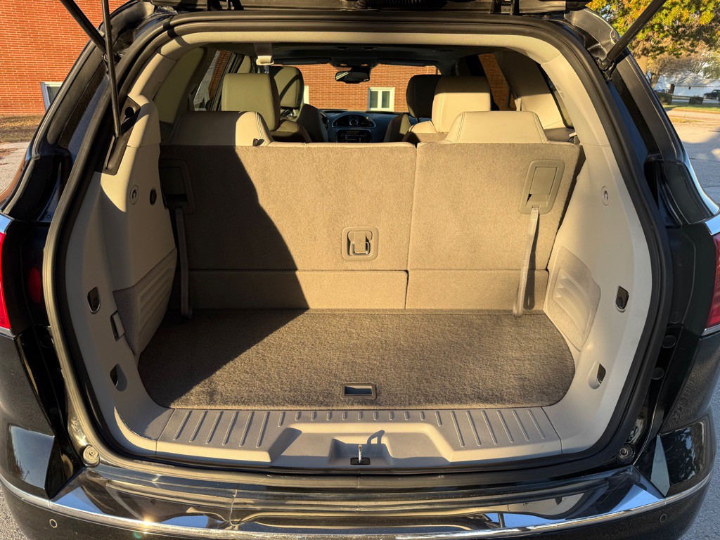 2017 Buick Enclave Image 12