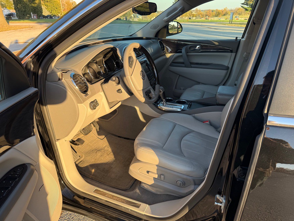 2017 Buick Enclave Image 15