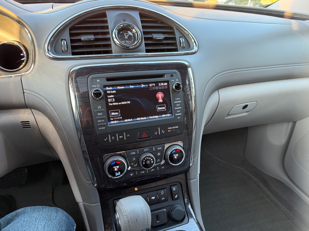 2017 Buick Enclave Image 16