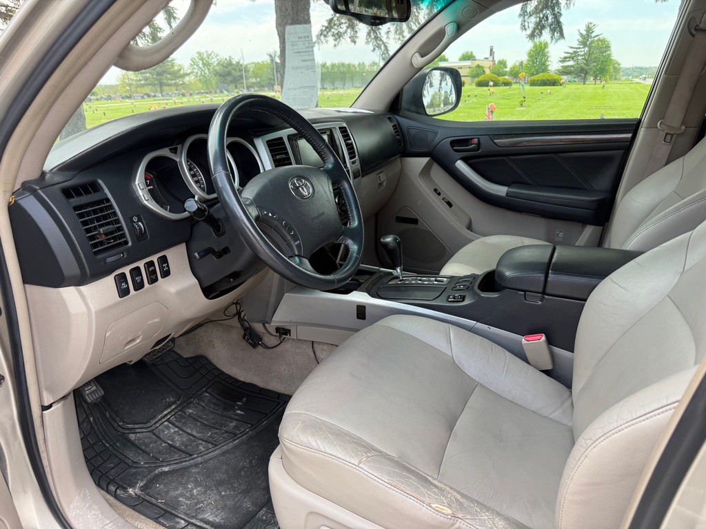 2005 Toyota 4Runner Image 8