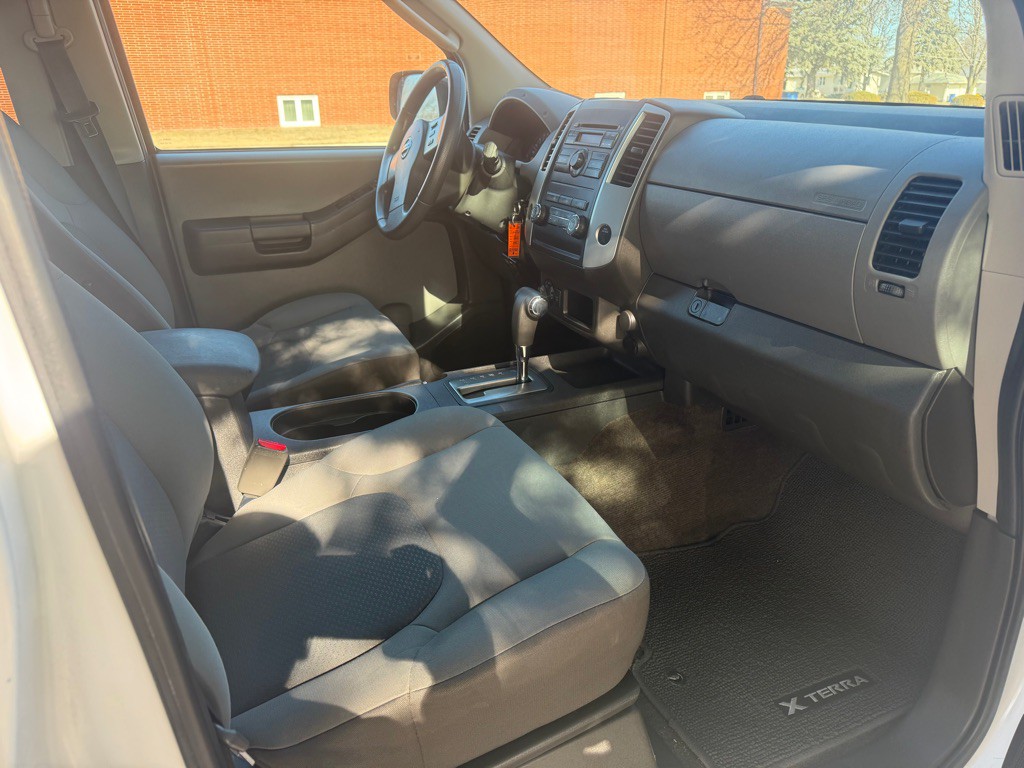 2011 Nissan Xterra Image 12
