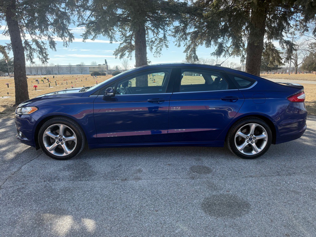 2016 Ford Fusion Image 2