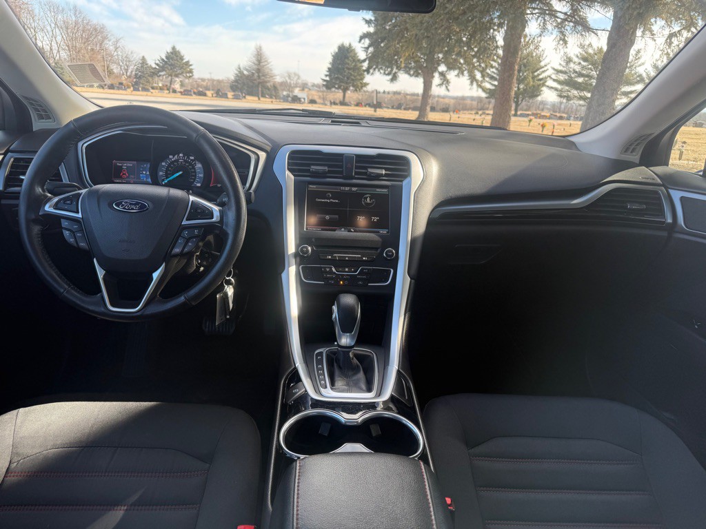 2016 Ford Fusion Image 5