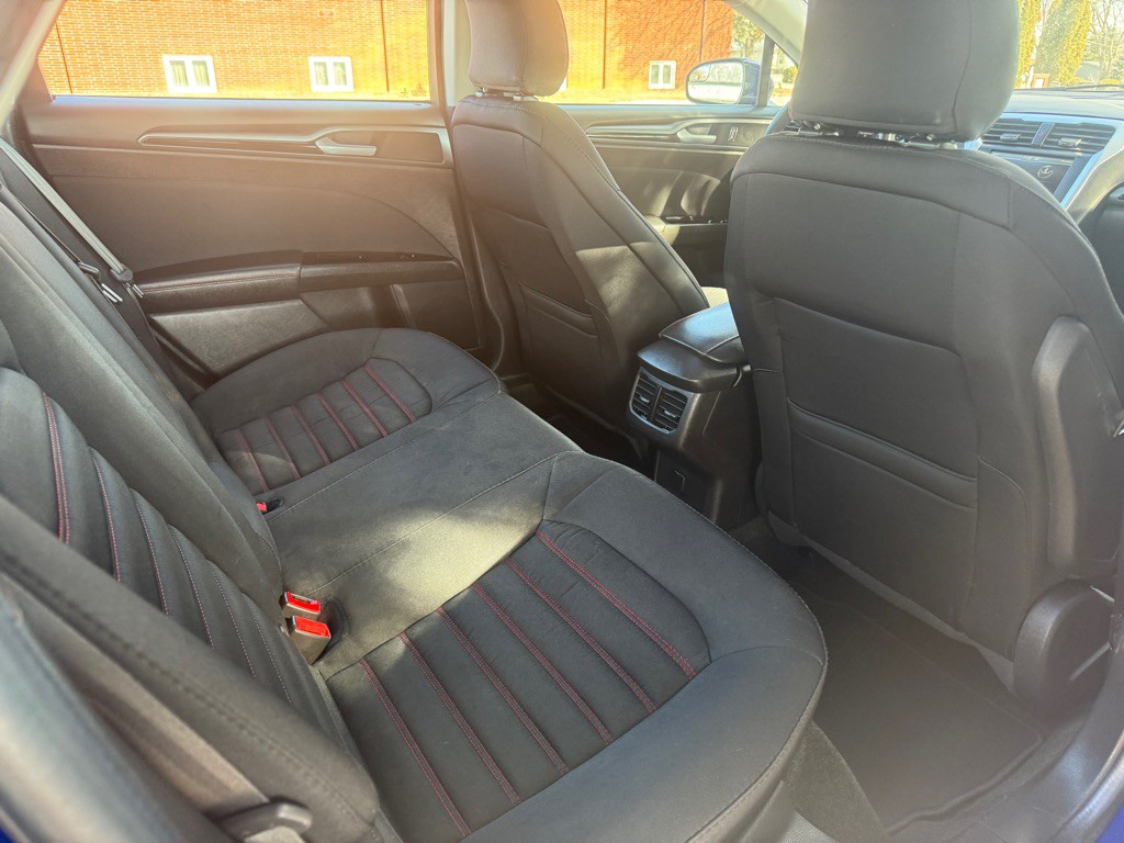 2016 Ford Fusion Image 10