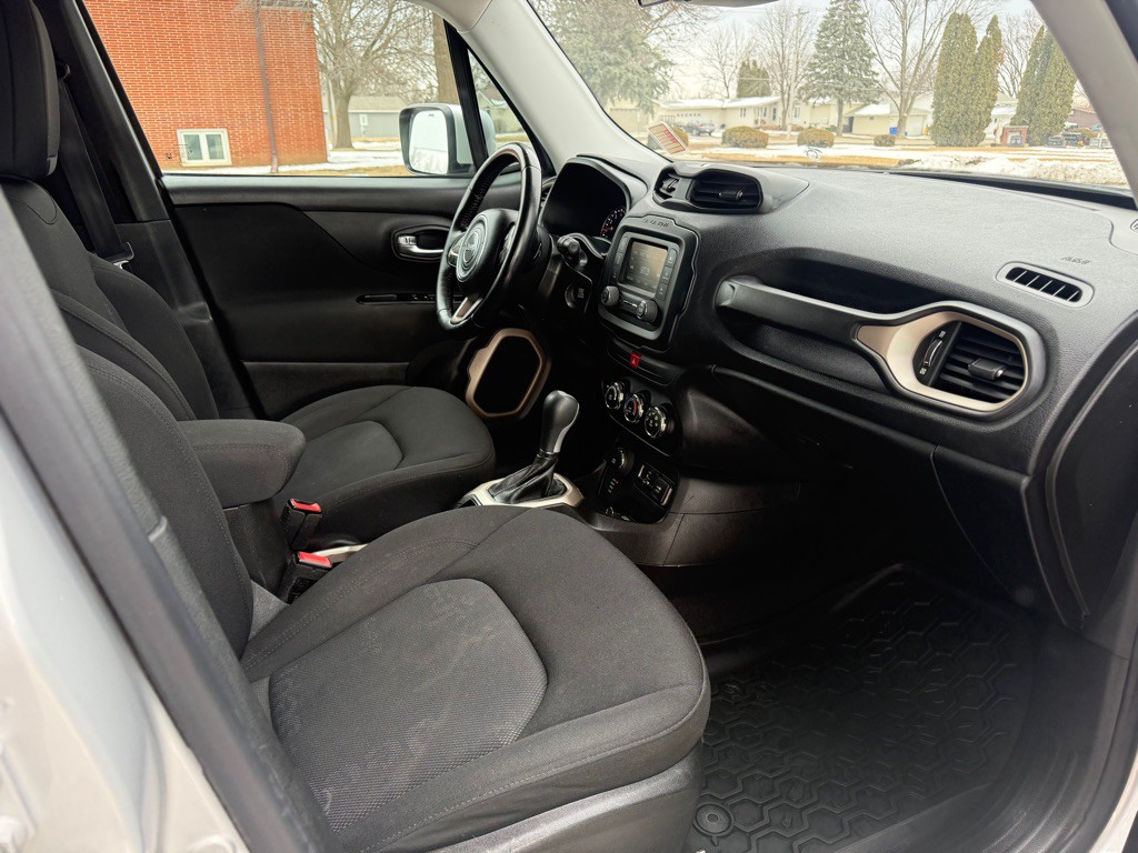 2017 Jeep Renegade Image 8