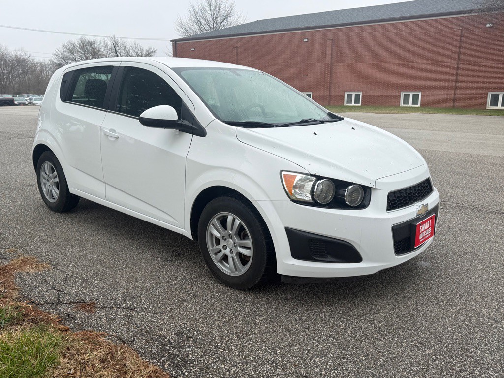 2015 Chevrolet Sonic Image 3