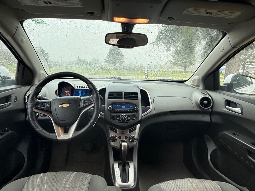 2015 Chevrolet Sonic Image 8