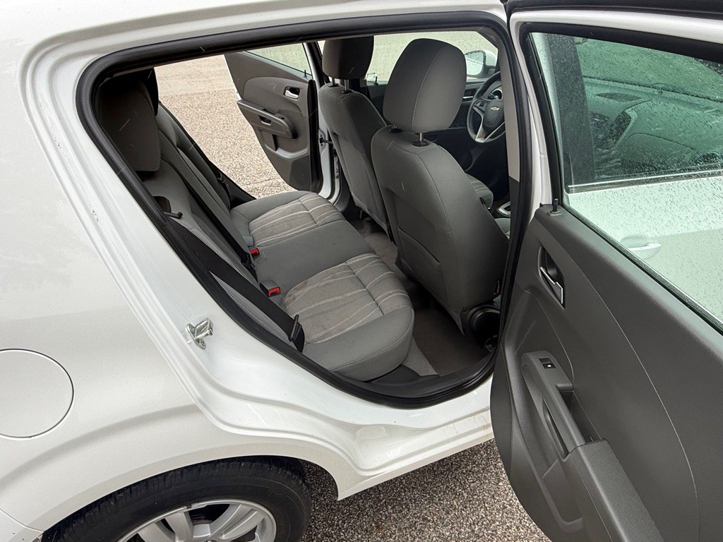 2015 Chevrolet Sonic Image 9