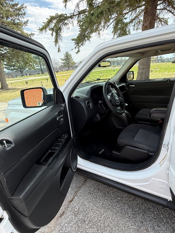 2016 Jeep Patriot Image 12