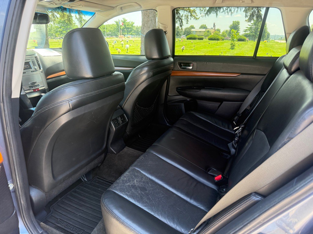 2013 Subaru Outback Image 9