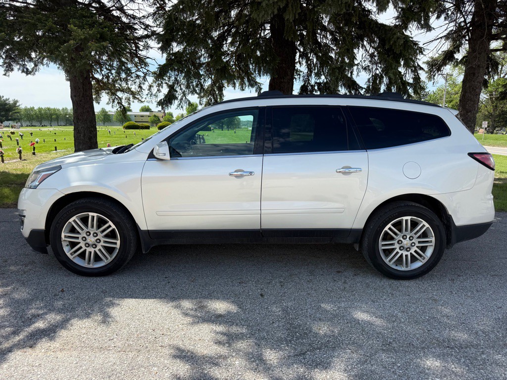 2015 Chevrolet Traverse Image 2