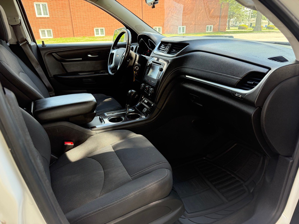 2015 Chevrolet Traverse Image 11