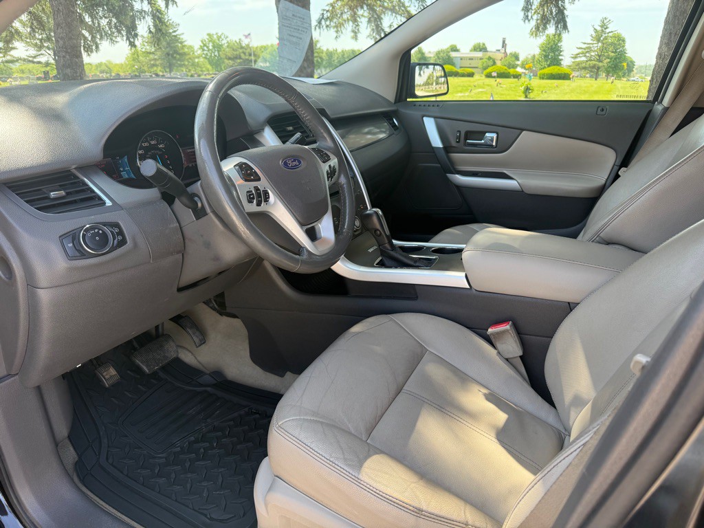2012 Ford Edge Image 8