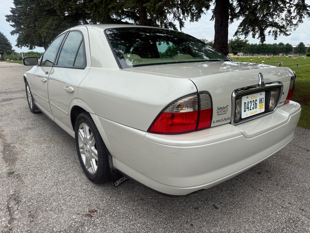 2005 Lincoln LS Image 3