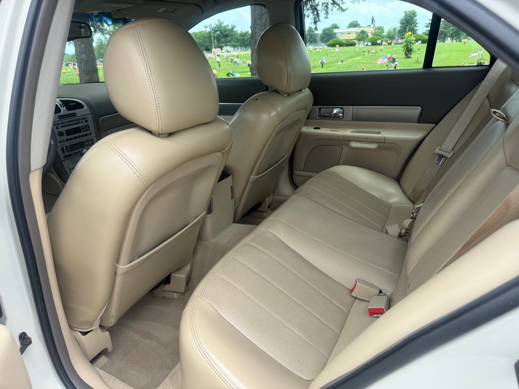 2005 Lincoln LS Image 7