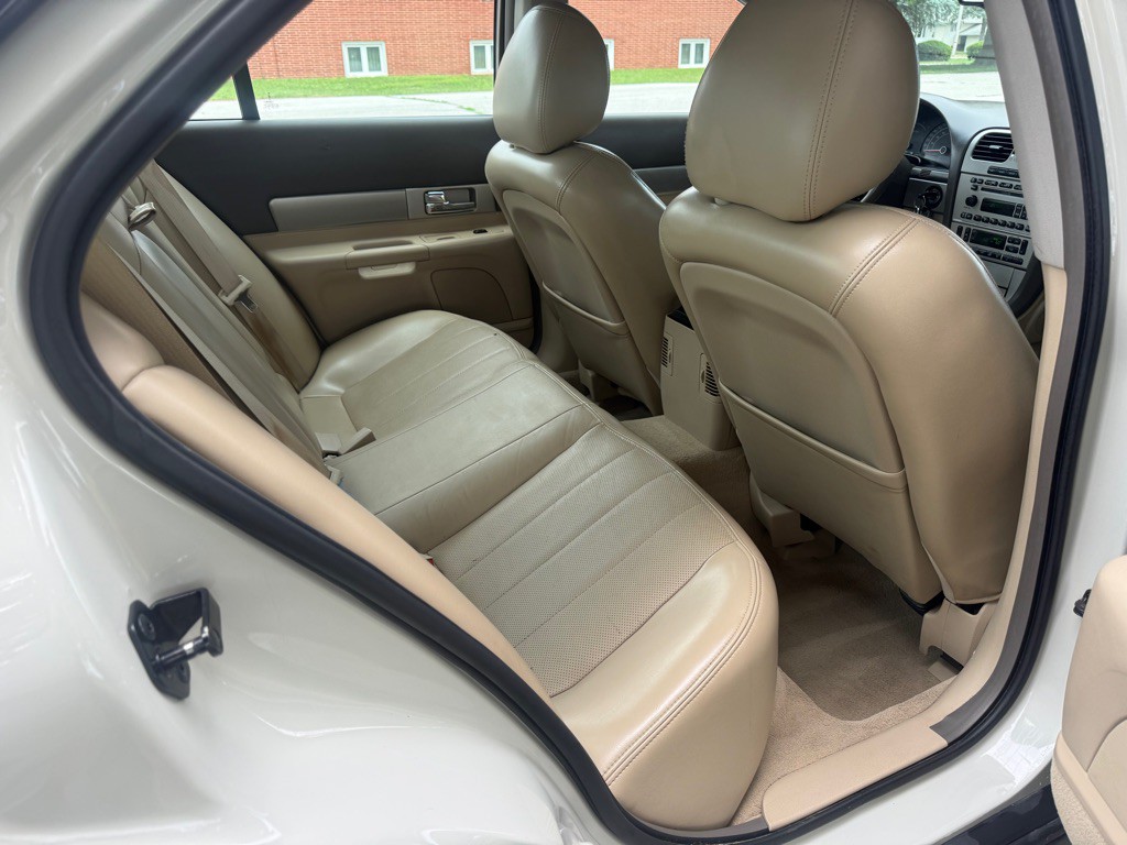 2005 Lincoln LS Image 9