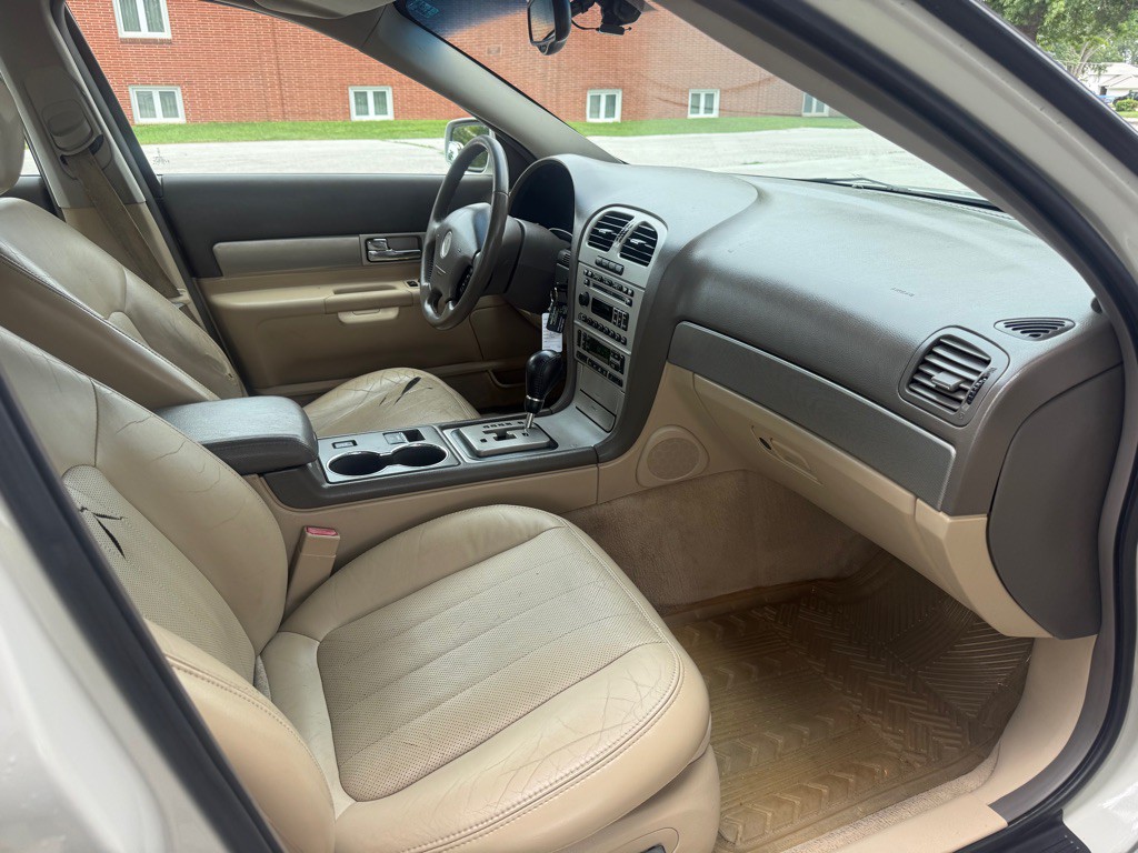 2005 Lincoln LS Image 10