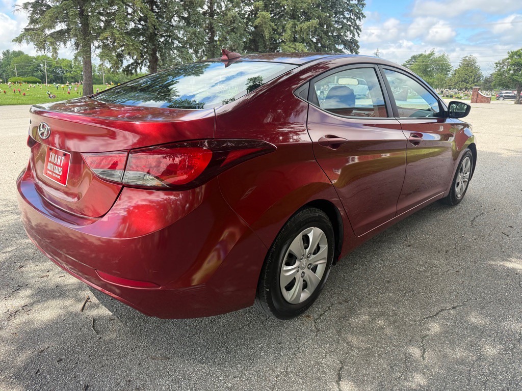 2016 Hyundai Elantra Image 4