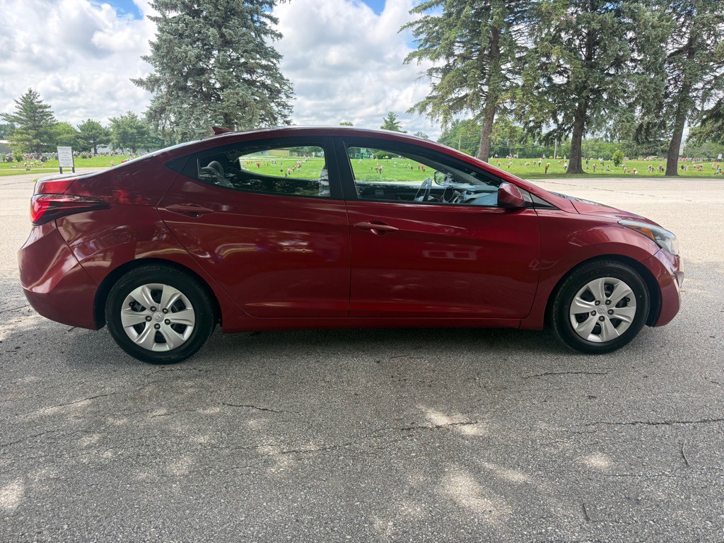2016 Hyundai Elantra Image 5