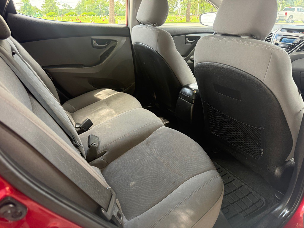 2016 Hyundai Elantra Image 9