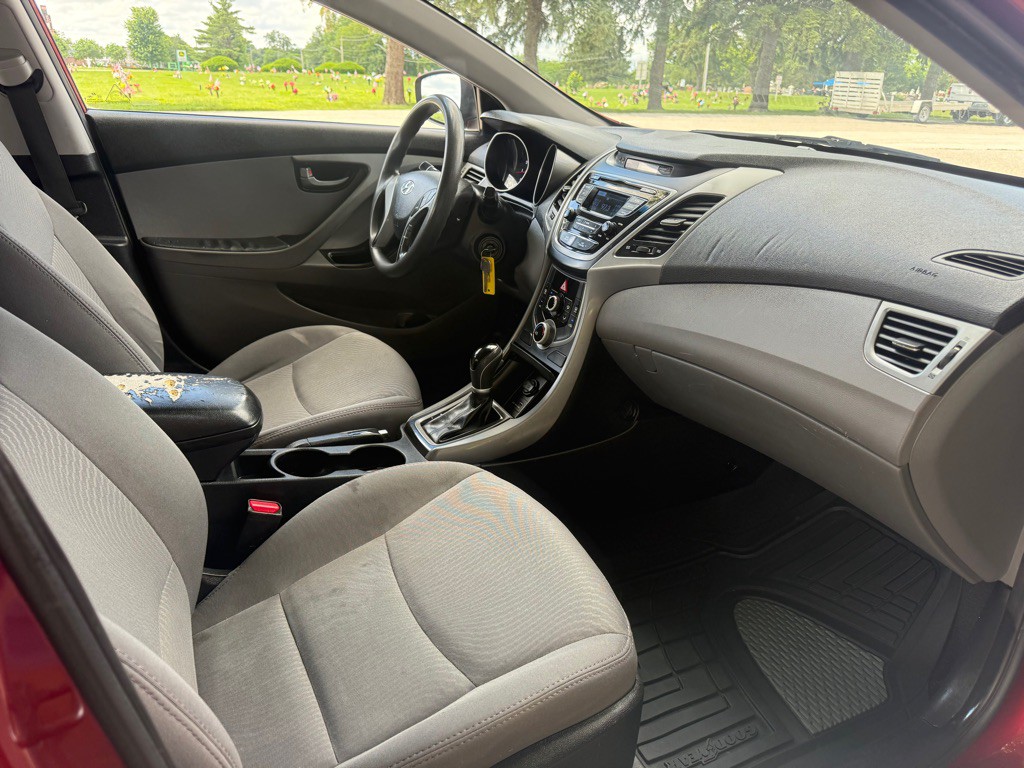 2016 Hyundai Elantra Image 10