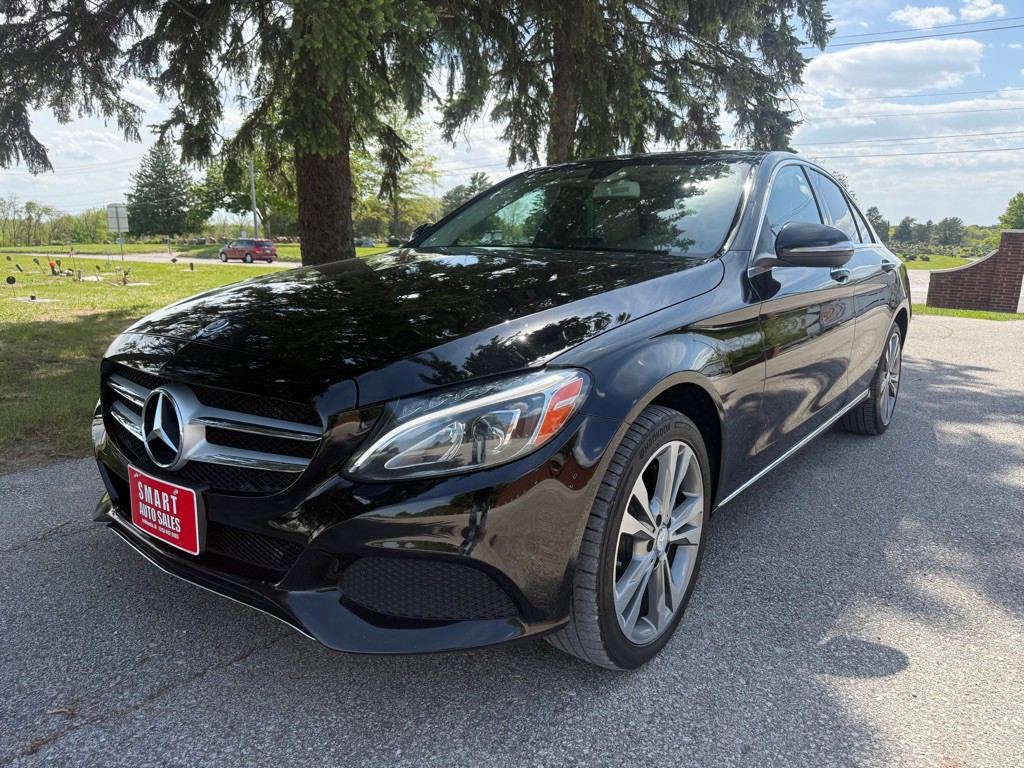 2015 Mercedes-Benz C-Class Image 1