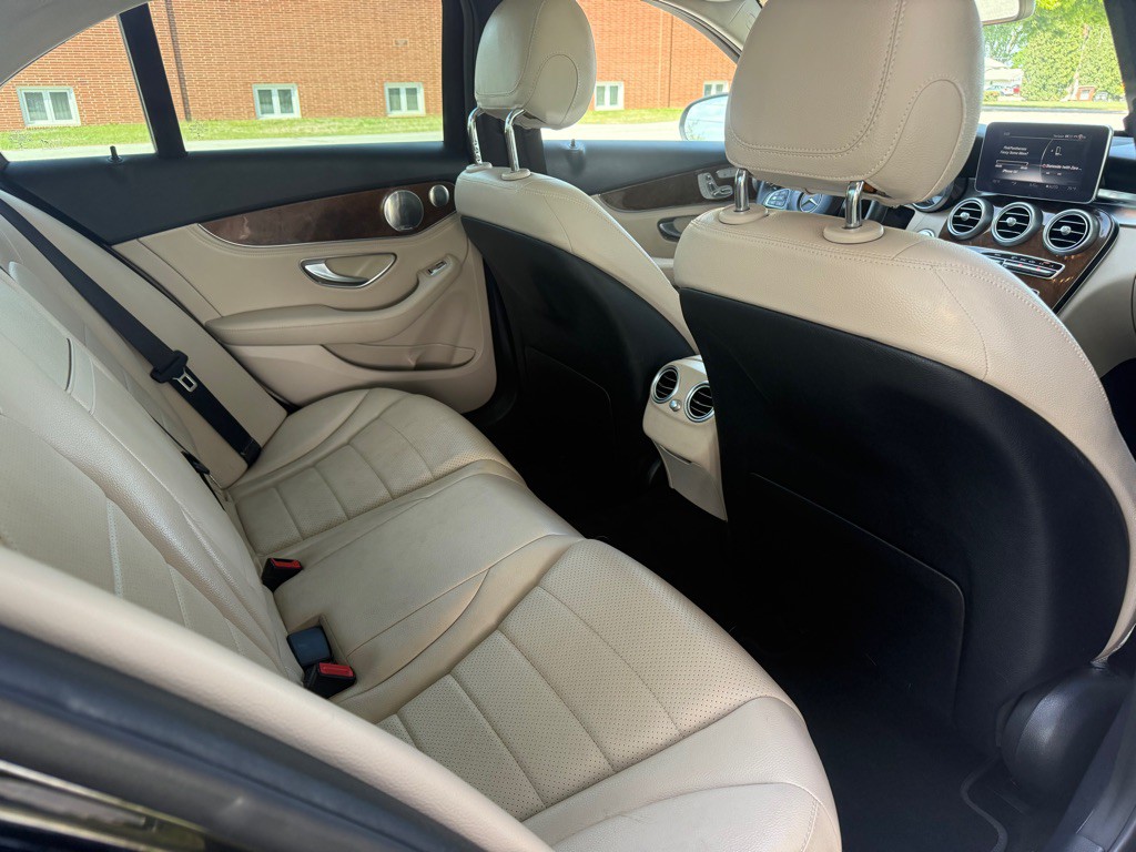 2015 Mercedes-Benz C-Class Image 19