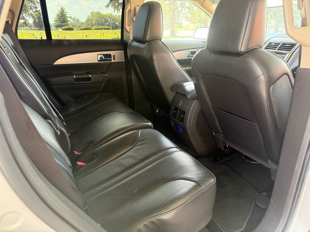 2011 Lincoln MKX Image 10