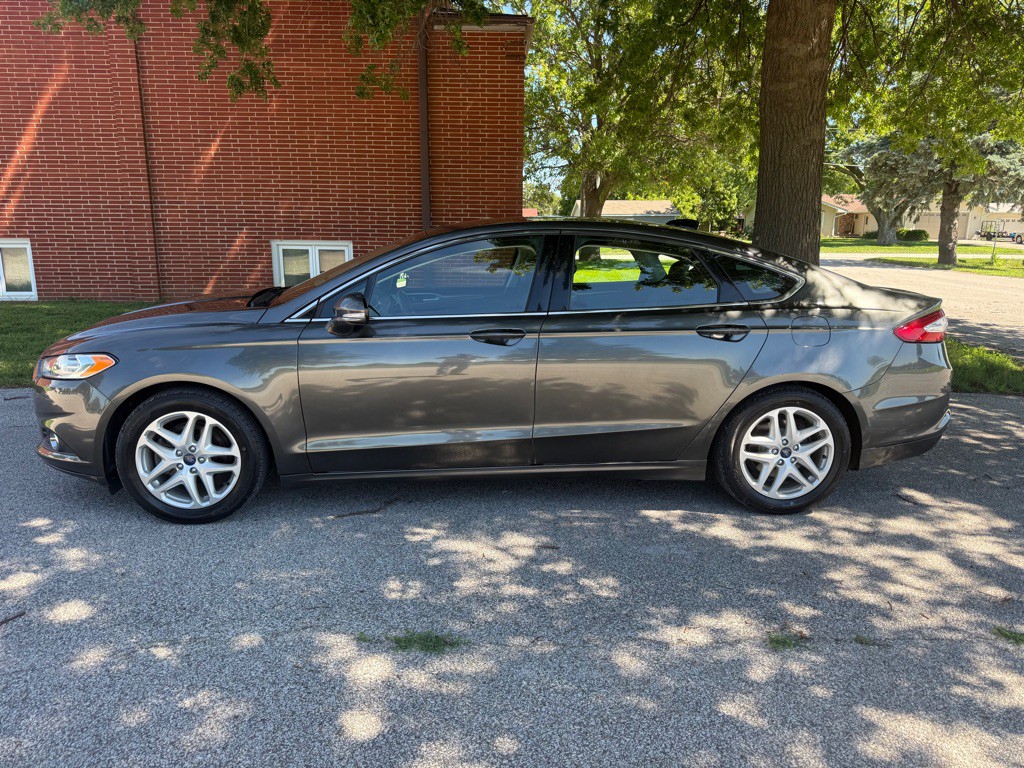 2015 Ford Fusion Image 2