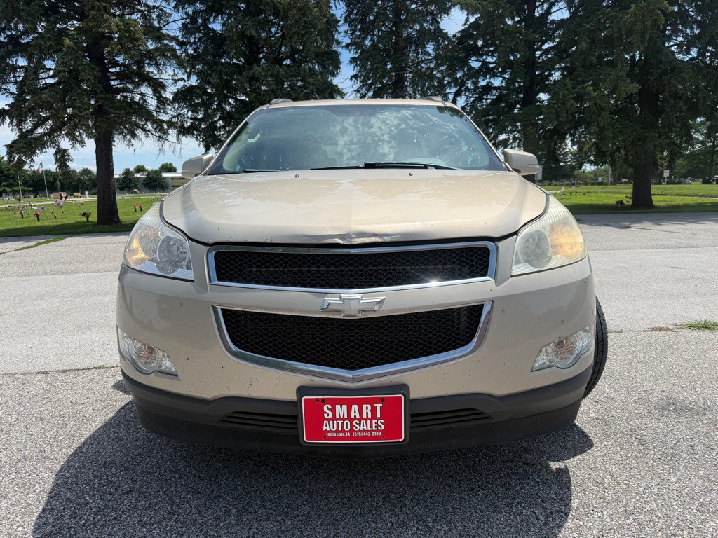 2012 Chevrolet Traverse Image 2