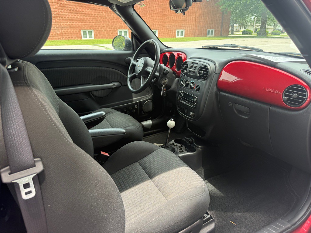 2005 Chrysler PT Cruiser Image 7