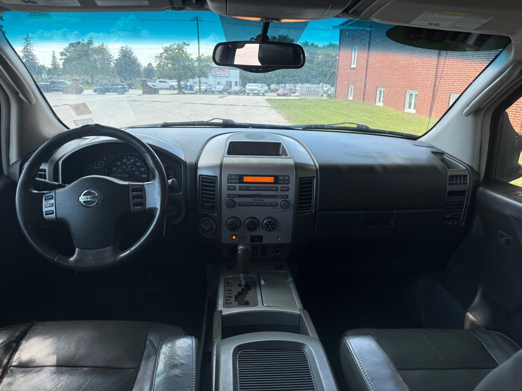 2005 Nissan Titan Image 10