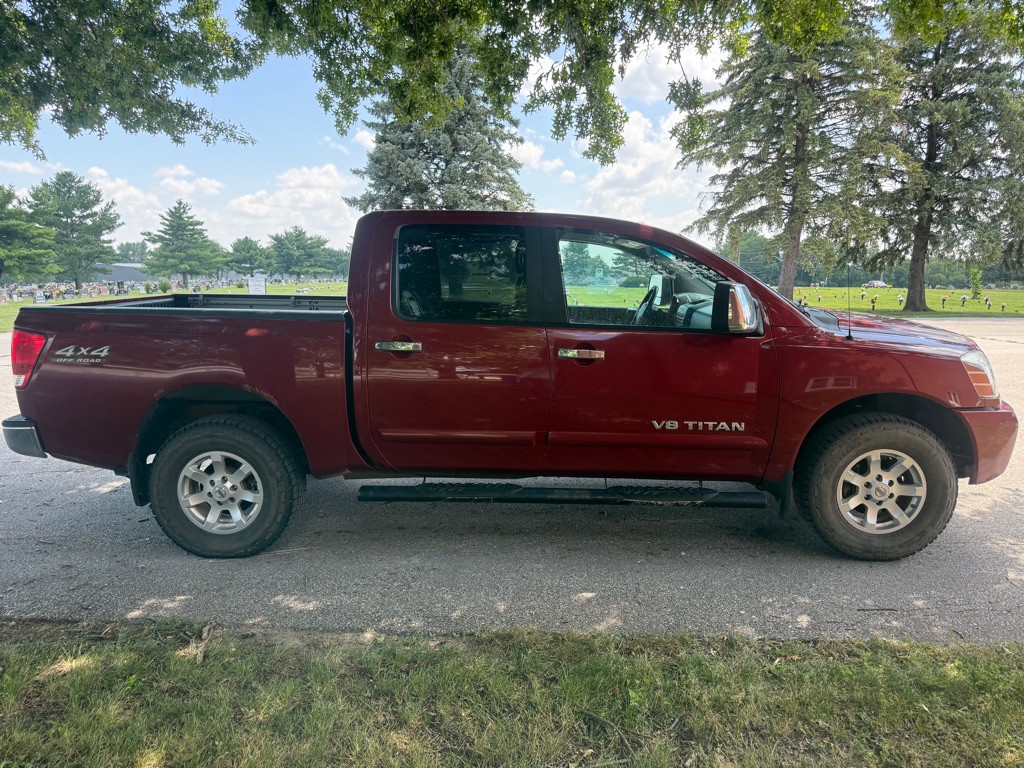 2005 Nissan Titan Image 15