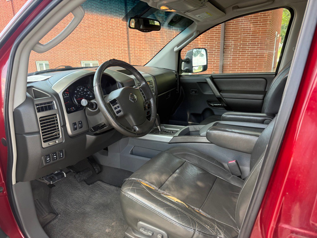 2005 Nissan Titan Image 17