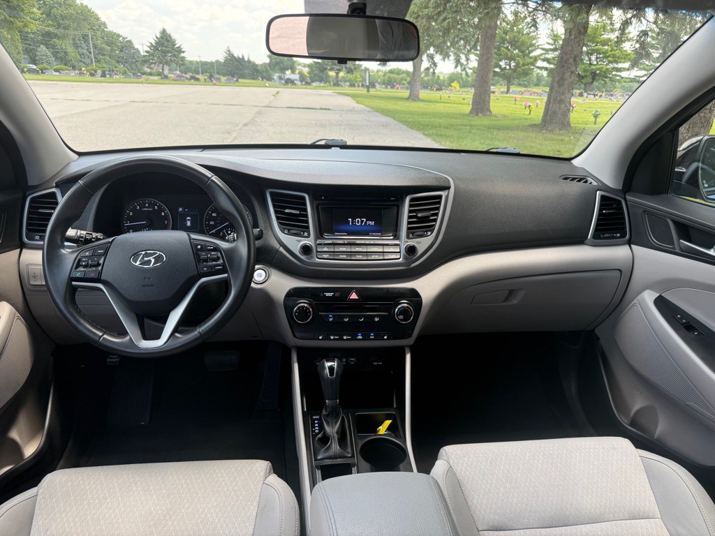 2017 Hyundai Tucson Image 8